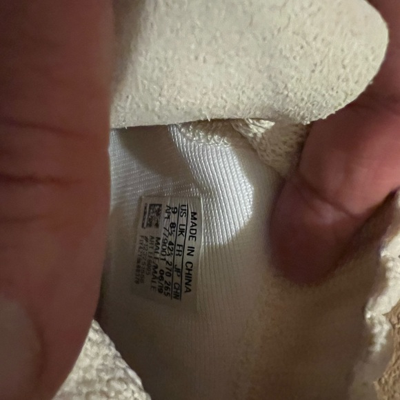 Adidas - Picture 8 of 9